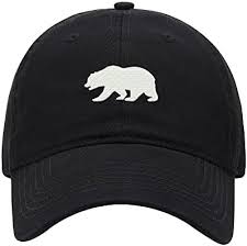 Gorra negra con diseño de oso